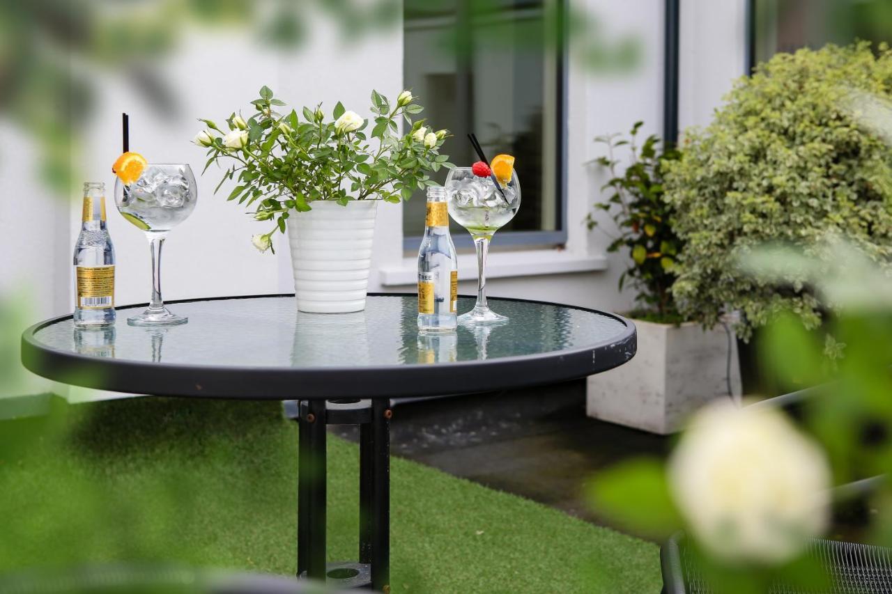 Gleesons Townhouse Booterstown Hotell Dublin Exteriör bild