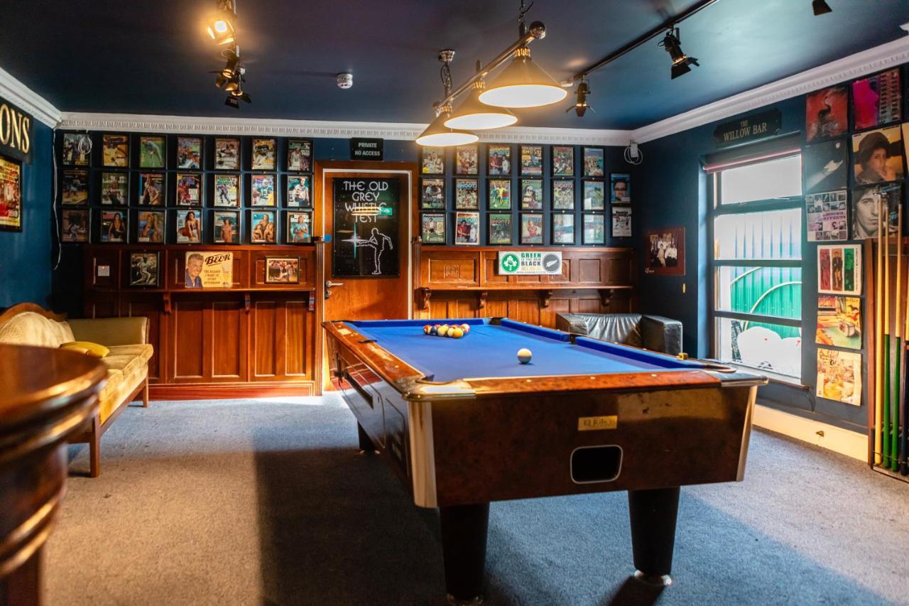 Gleesons Townhouse Booterstown Hotell Dublin Exteriör bild