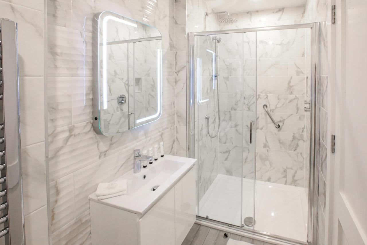 Gleesons Townhouse Booterstown Hotell Dublin Exteriör bild